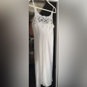 Vintage Dentelle White Satin and Lace Long Nightgown Maxi Slip Size Medium
